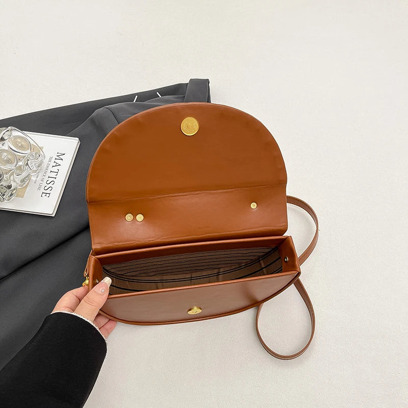 Bolsa Feminina Transversal Meia-Lua – Estilo Saddle em Couro PU, Design Elegante, 8 Cores Disponíveis