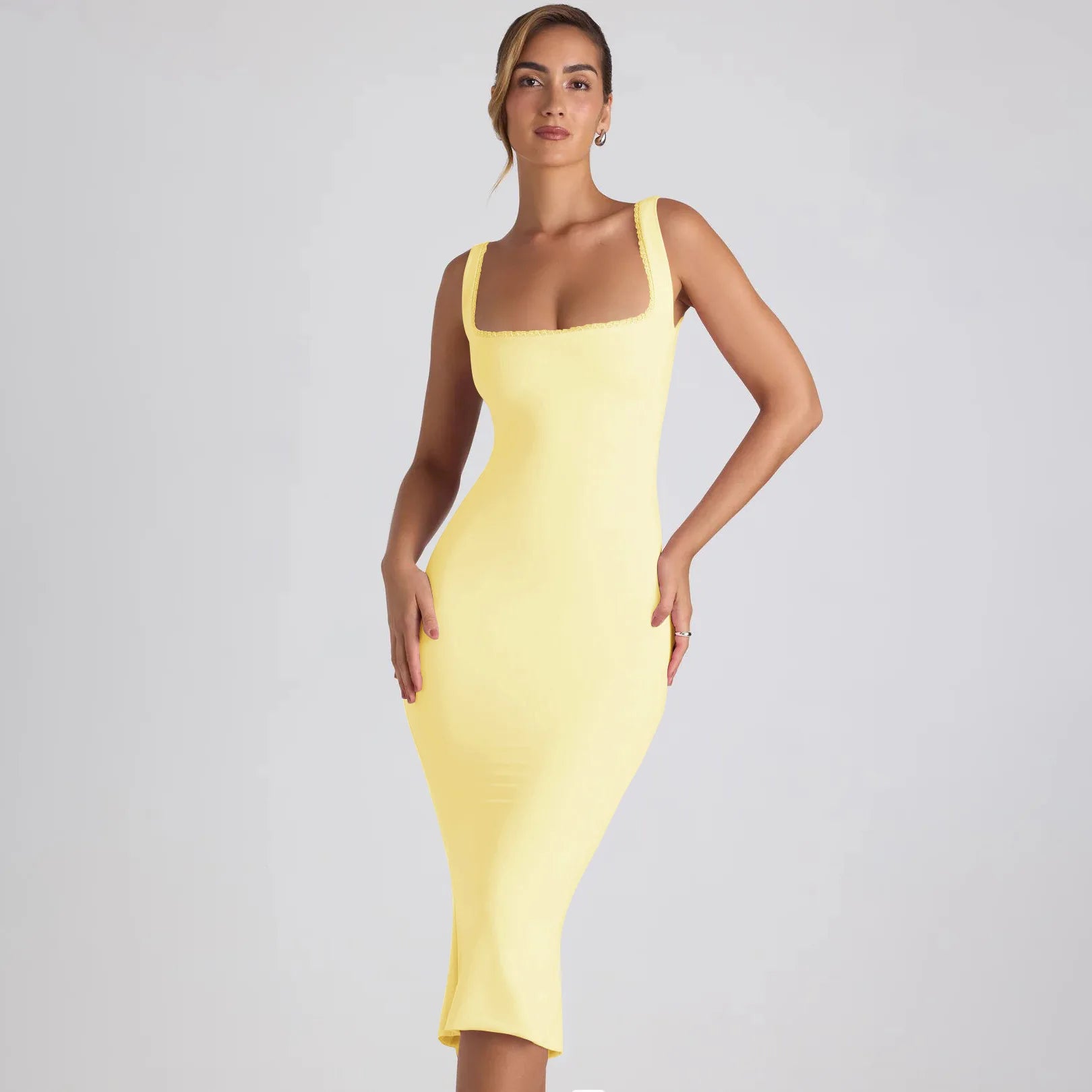 Vestido bodycon moderno e sexy com decote quadrado